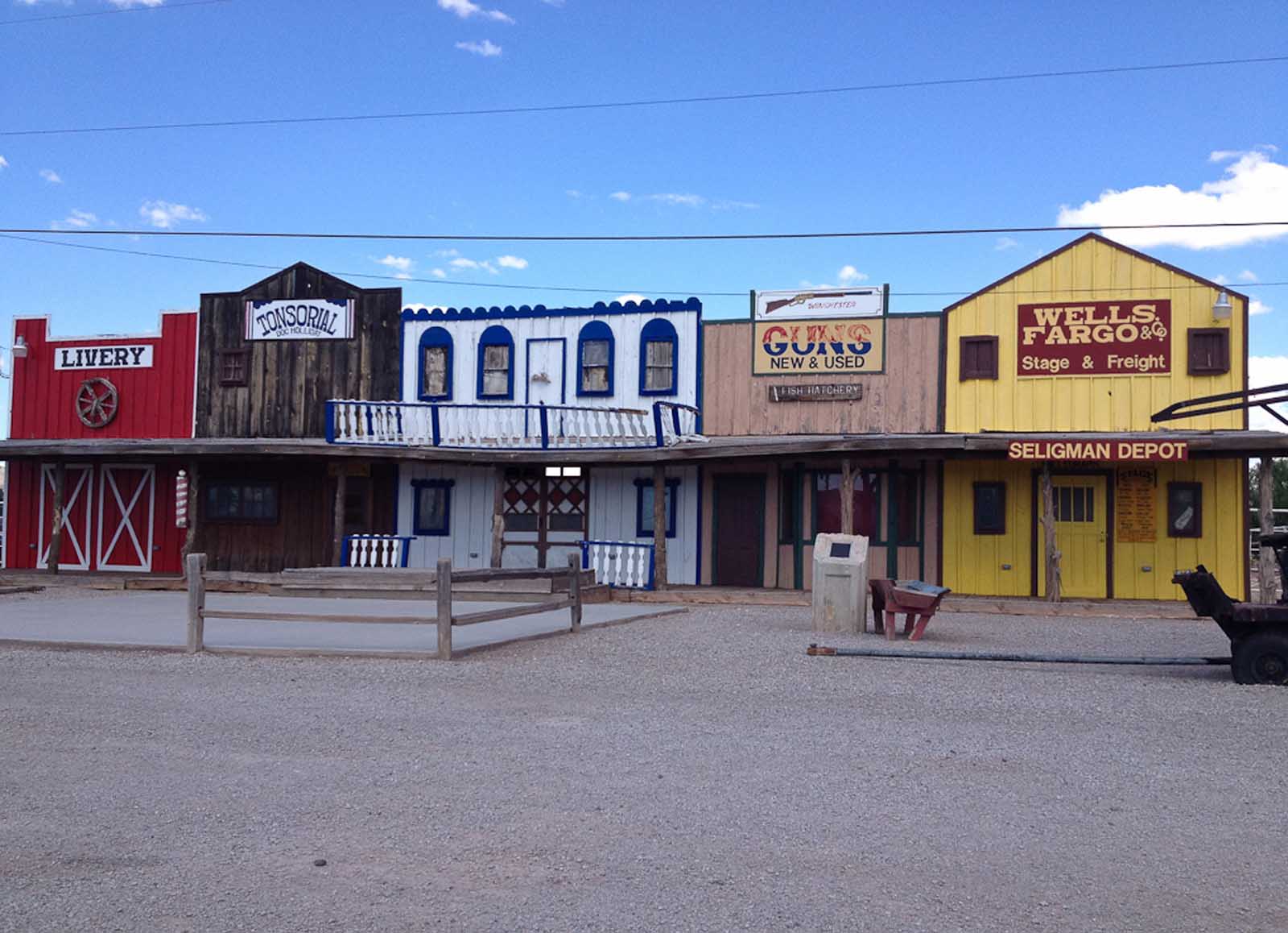 wells fargo and old town facades in arizona on a route 66 mother road
