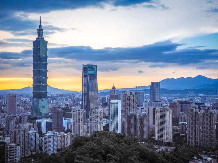 taiwan itinerary in 7 days | view of Taipei from elephant mountain