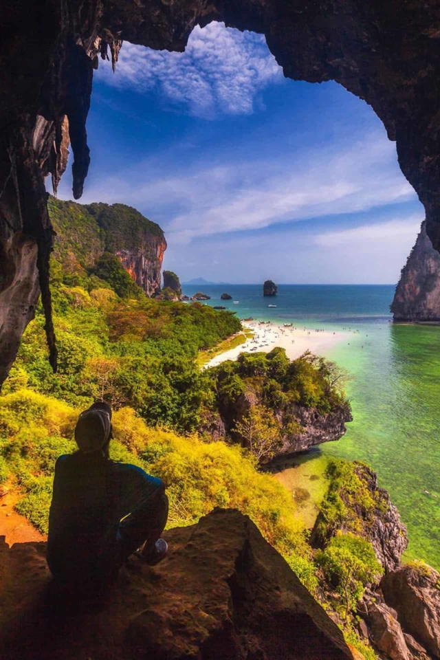 things to do in thailand - rock climbing railay